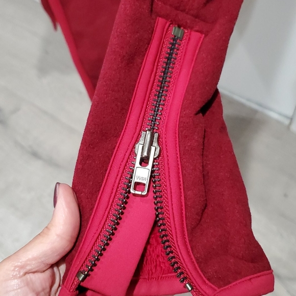 Lululemon Presence of Mind Red Fleece Wrap size 6 - Picture 11 of 14